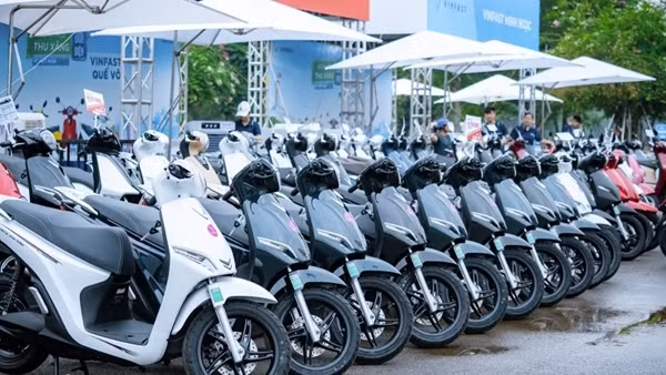 VinFast Feliz: Một lần sạc đi 262 km, lăn bánh chỉ từ 25 triệu đồng