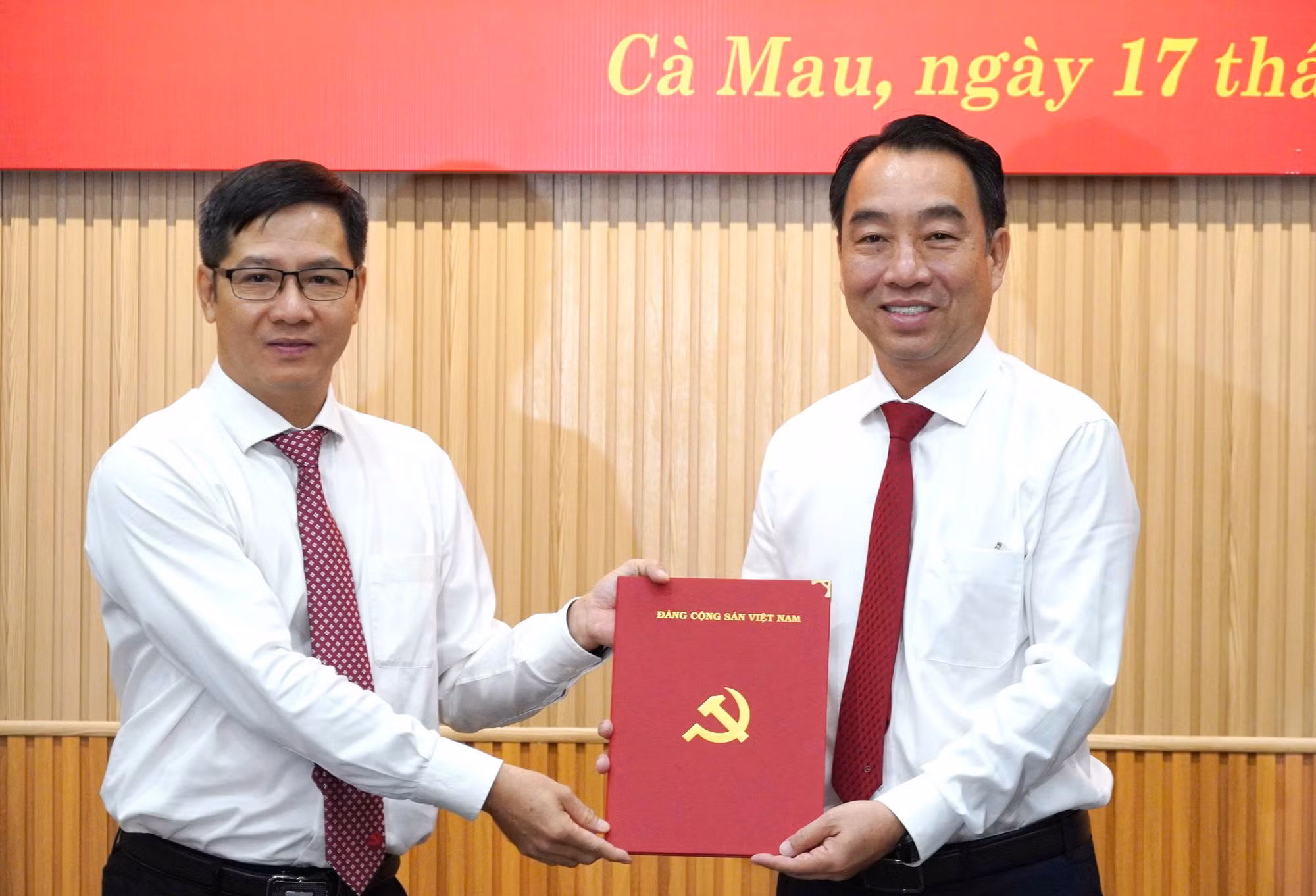 Chủ tịch UBND tỉnh Vĩnh Long được điều động làm Phó Bí thư Tỉnh ủy Cà Mau -0