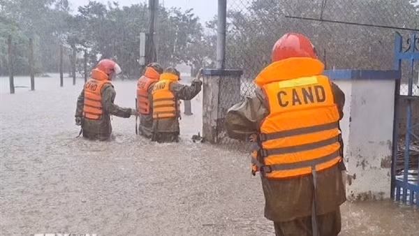 Công điện của Thủ tướng Chính phủ về việc khắc phục hậu quả mưa lũ tại khu vực Trung Bộ