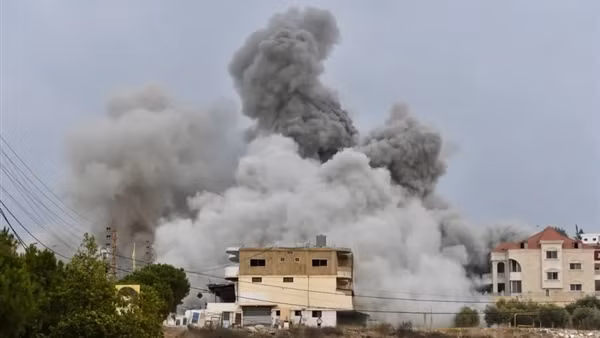 Israel không kích Lebanon, nhằm vào kho vũ khí của Hezbollah