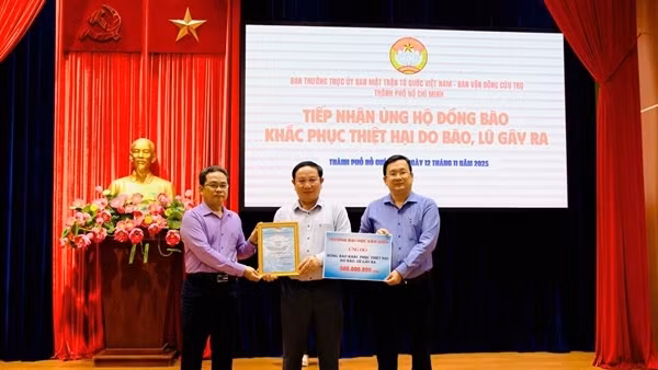 TP Hồ Chí Minh tiếp nhận hơn 229 tỷ đồng ủng hộ đồng bào bị thiệt hại do bão, lũ