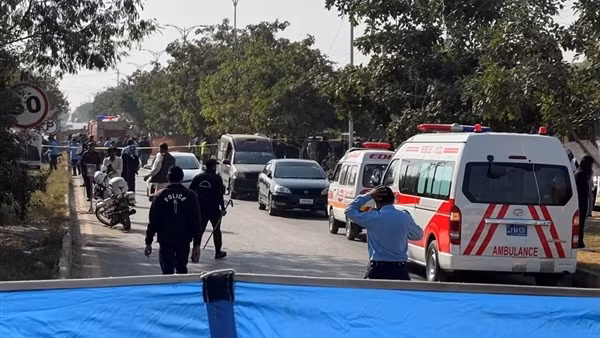 Đánh bom liều chết bên ngoài toà án Pakistan khiến 12 người thiệt mạng