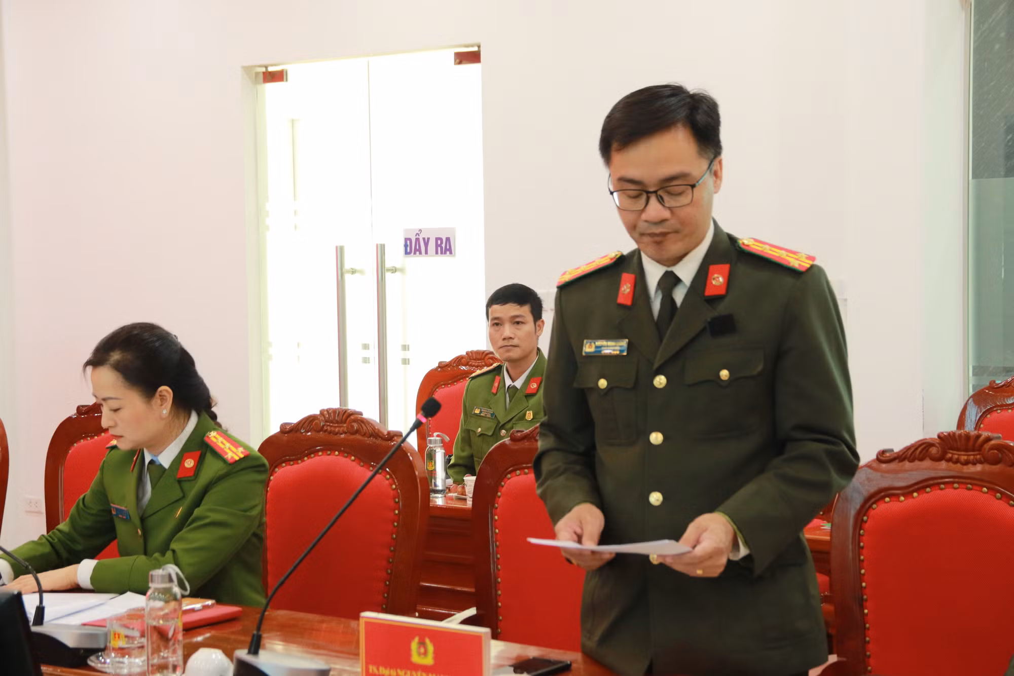Hoàn thiện cơ chế, chính sách và hậu cần đảm bảo để Công an cấp xã hoàn thành xuất sắc nhiệm vụ được giao -0
