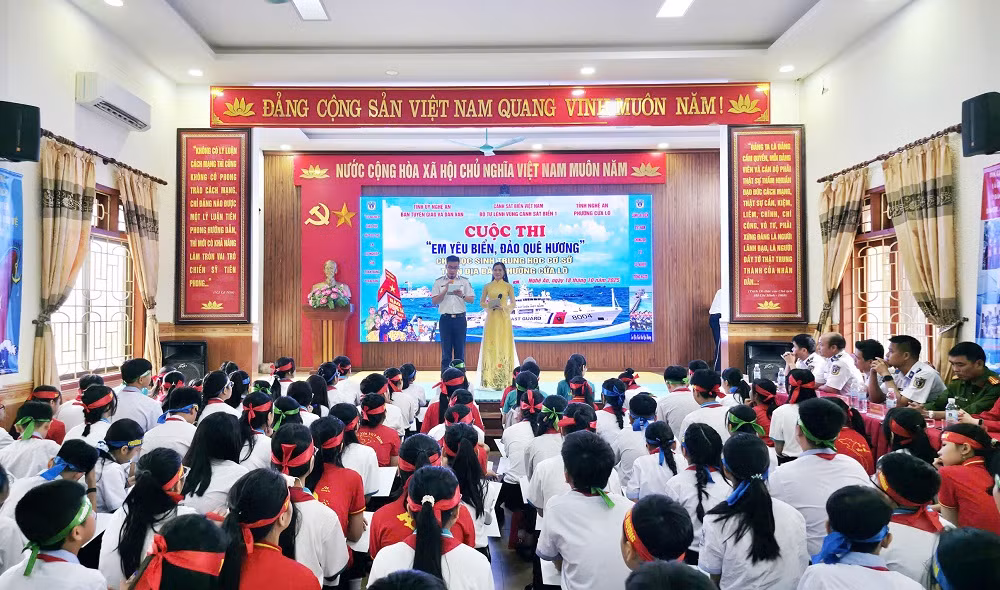 Tình yêu biển đảo thể hiện qua cuộc thi vẽ tranh và trắc nghiệm trực tiếp -0
