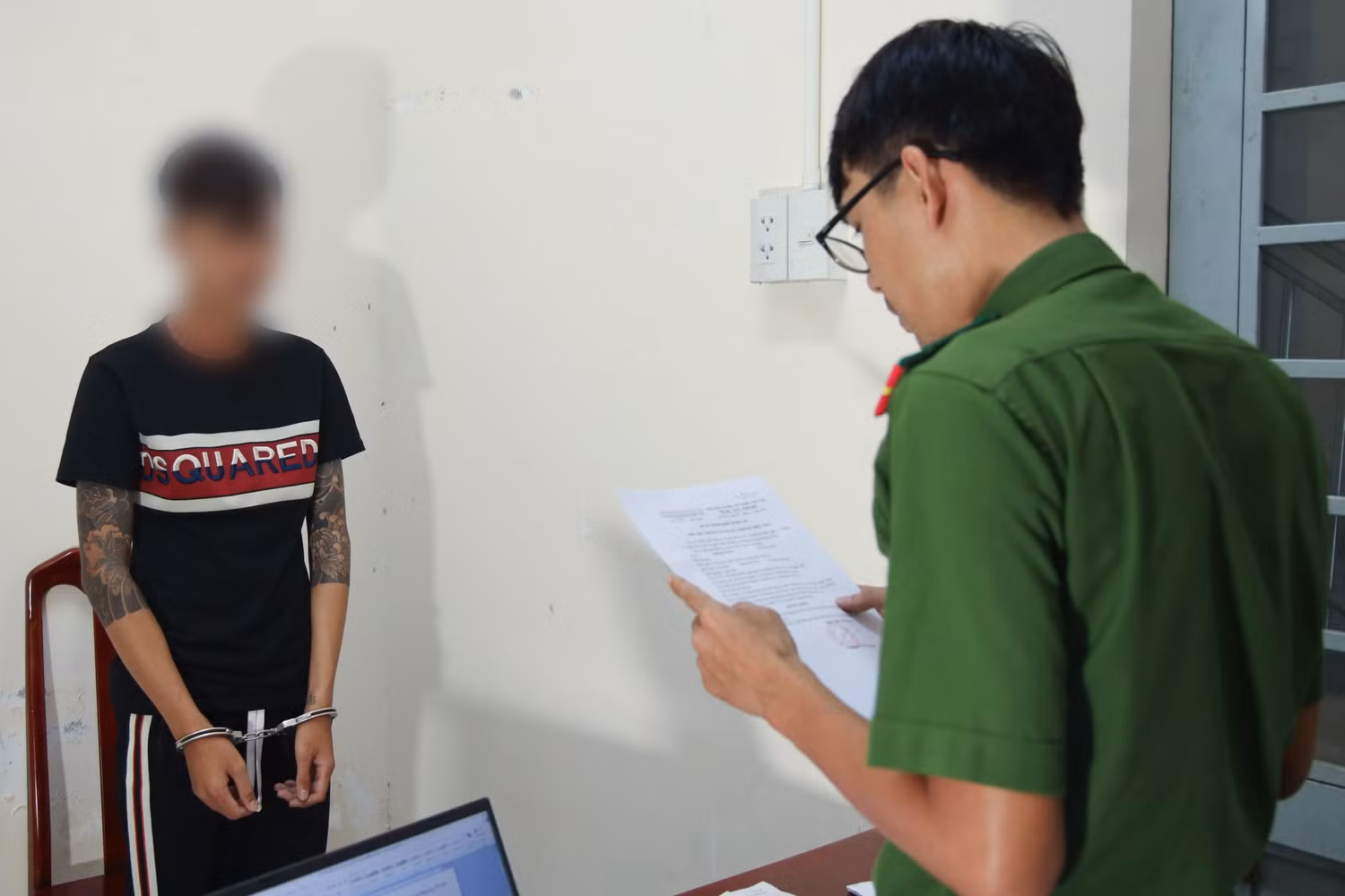 Dàn cảnh cướp điện thoại để xóa hình ảnh nhạy cảm của người tình -0