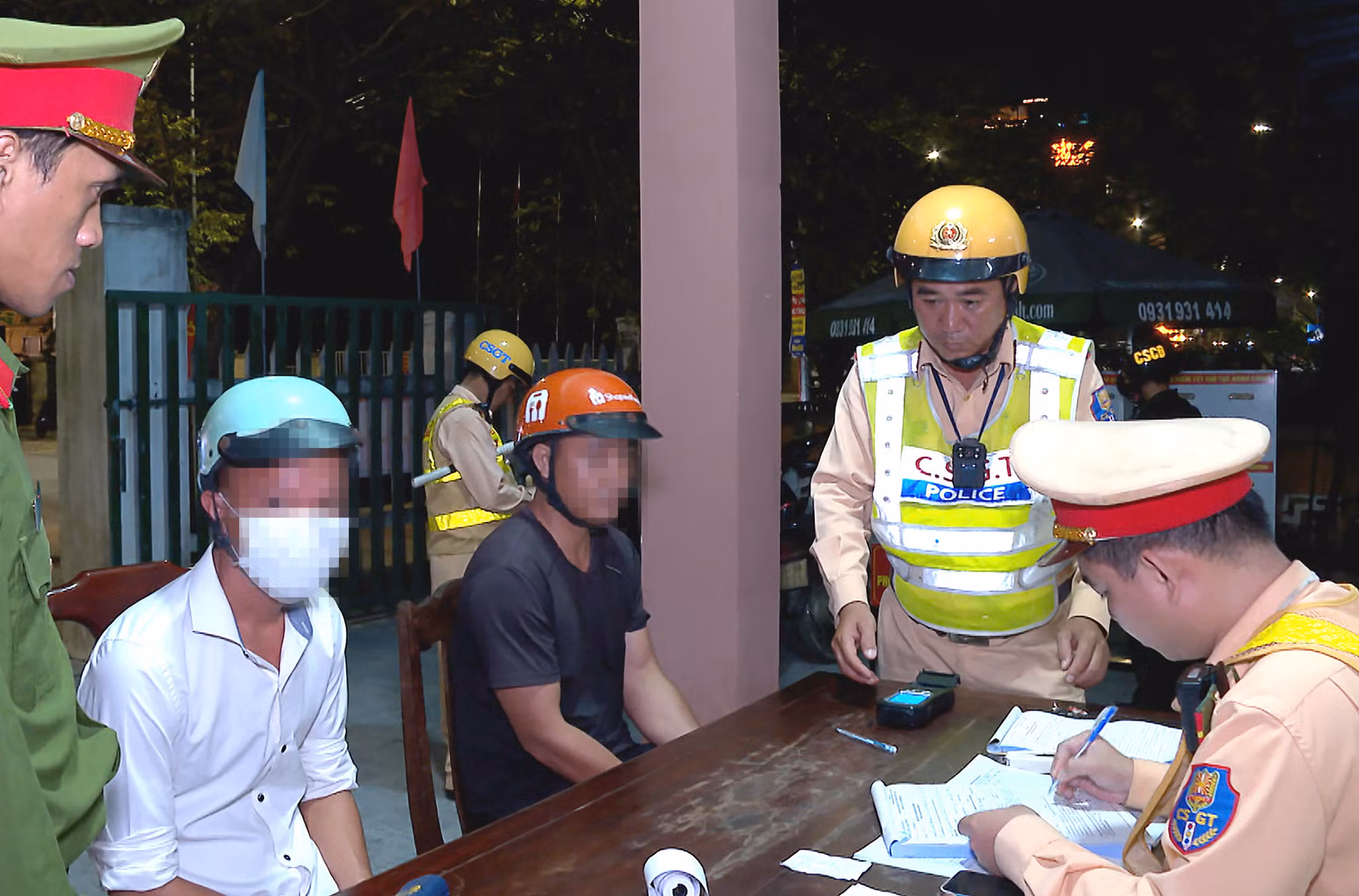 CSGT TP Huế ra quân xử lý nhiều “ma men” sau tay lái -0