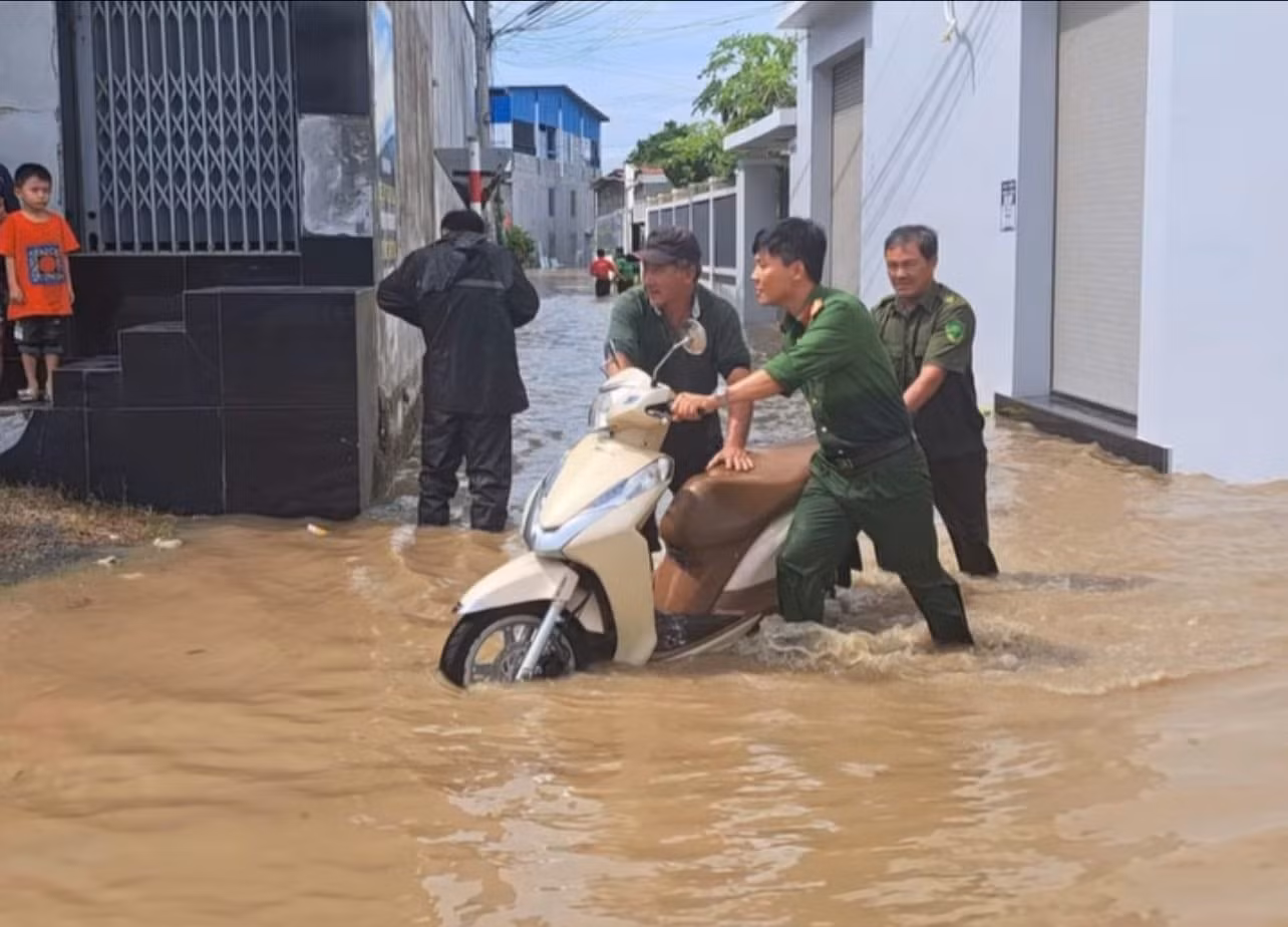 Sông Dinh Phan Rang có nguy cơ tràn bờ, gây lũ lớn -1