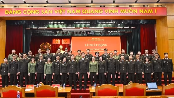 Cục Công tác chính trị phát động phong trào thi đua "Ba nhất"