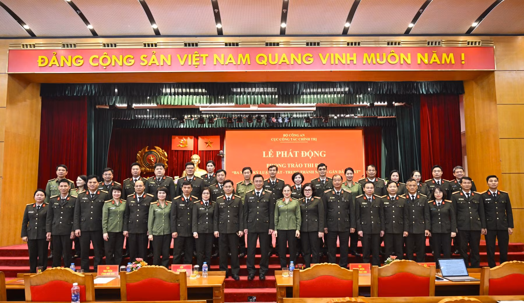 Cục Công tác chính trị phát động phong trào thi đua 
