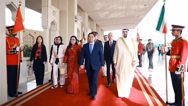 Thủ tướng Phạm Minh Chính và Phu nhân bắt đầu thăm chính thức Kuwait