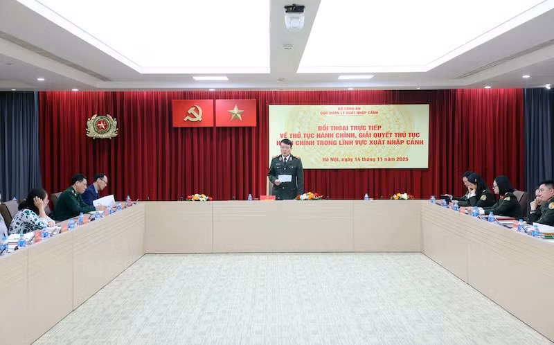 Chấm dứt hoàn toàn. tình trạng xếp hàng dài để làm thủ tục xuất nhập cảnh -0