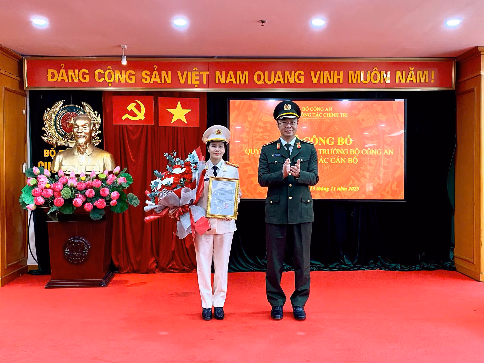 Bổ nhiệm Đại tá Từ Thị Thu Hoà giữ chức Phó Cục trưởng Cục Công tác chính trị -0