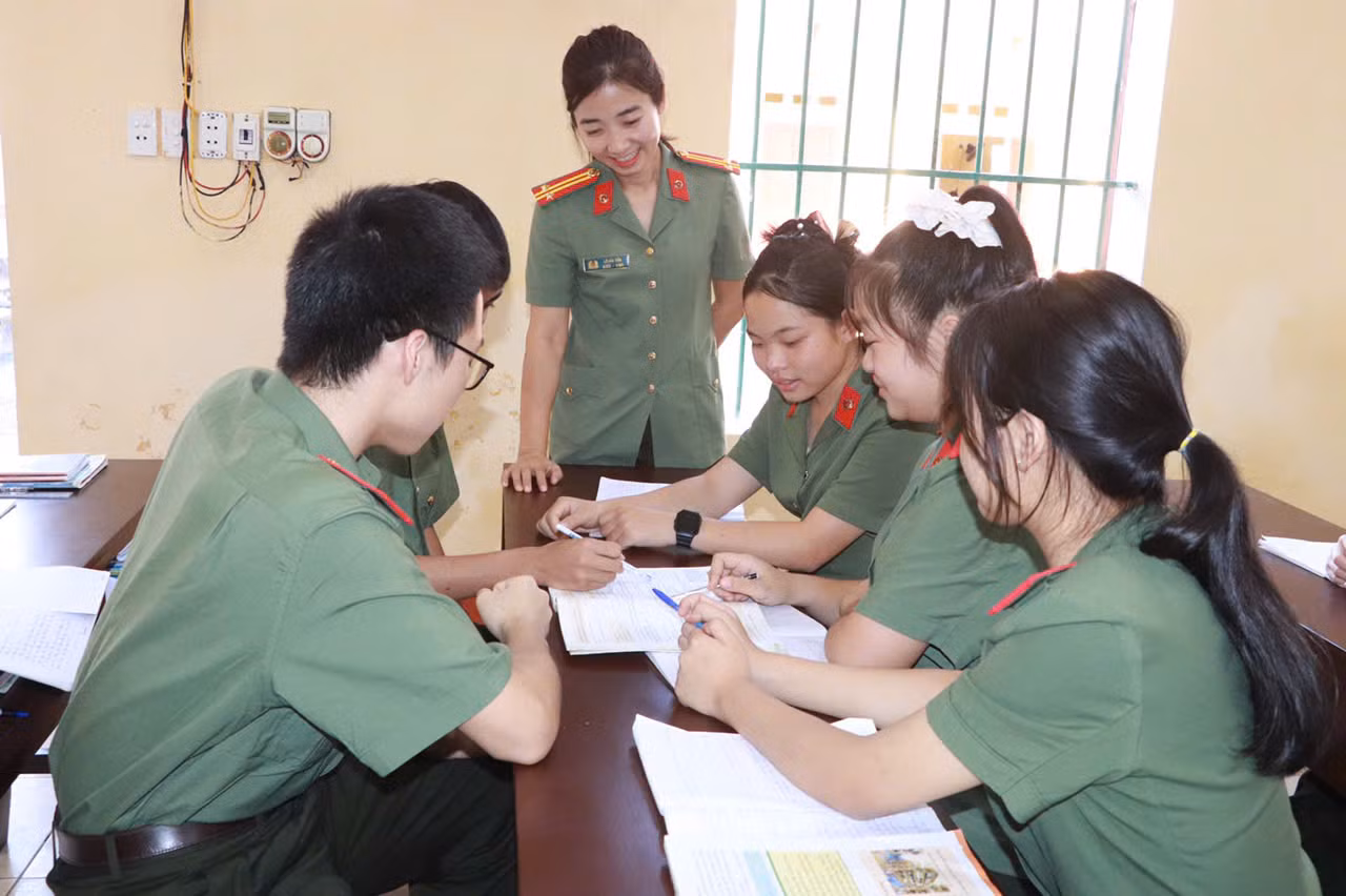 Hành trình gieo yêu thương, nâng bước những ước mơ xanh -0