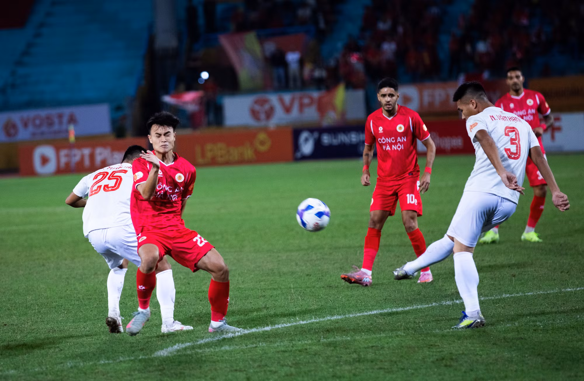 CLB Bóng đá Công an Hà Nội có chiến thắng đậm trước quãng nghỉ của V.league -0