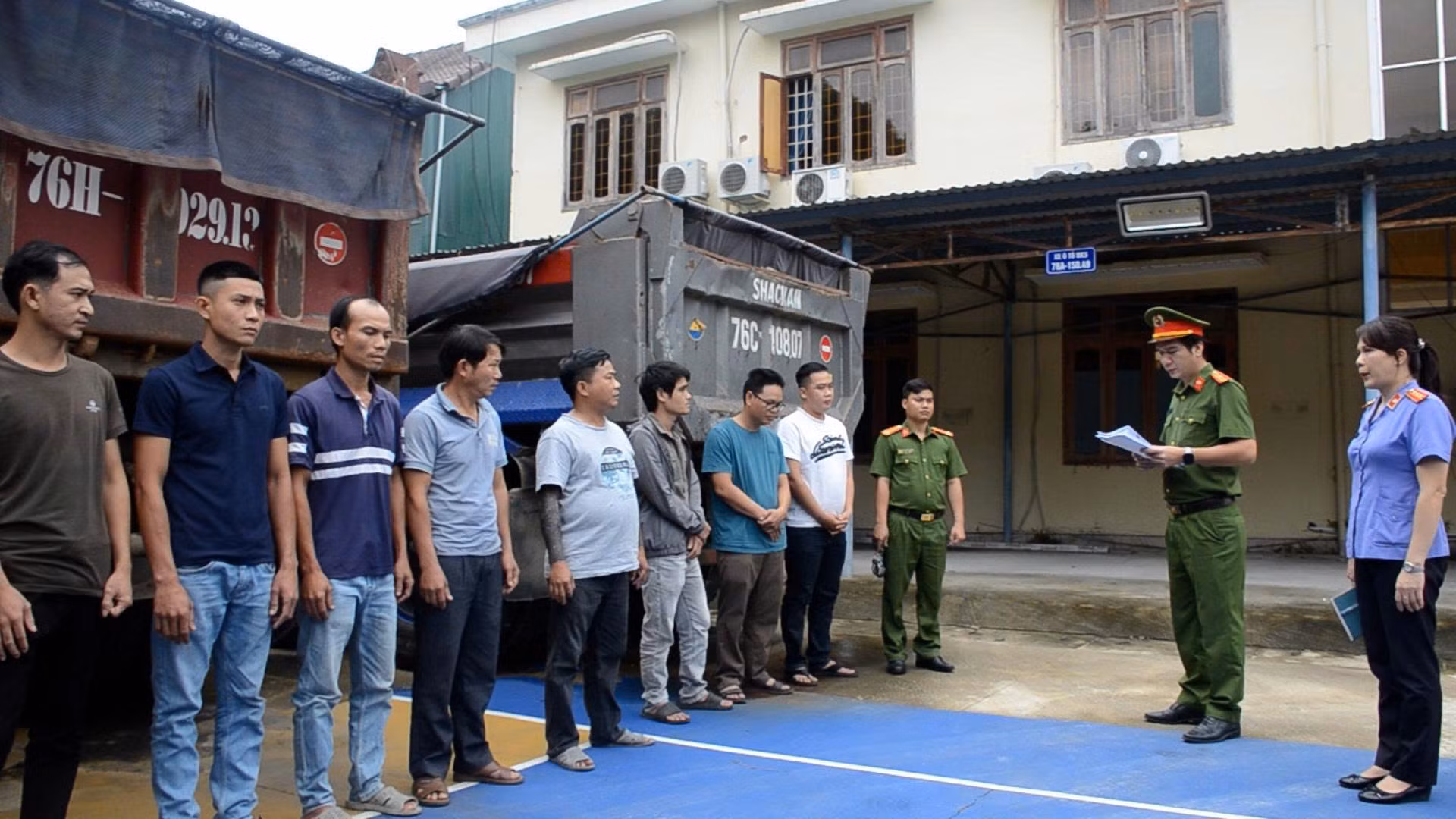 Đường dây hàng chục đối tượng khai thác cát điều hành qua zalo -0