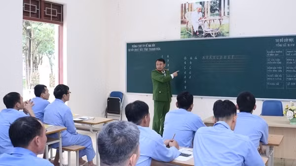 Lớp học “xoá mù chữ” trong Cơ sở cai nghiện