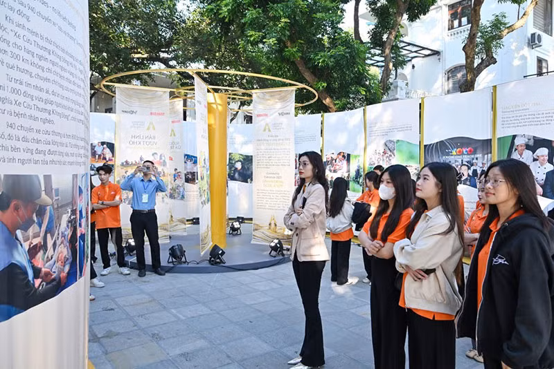 Khai mạc triển lãm “Hành động vì cộng đồng 2025” -0