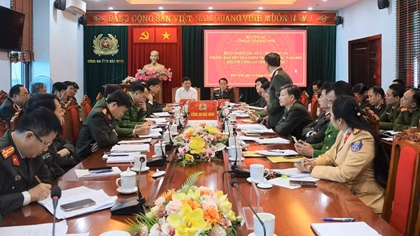 Thứ trưởng Lê Quốc Hùng kiểm tra công tác tại Công an tỉnh Bắc Ninh