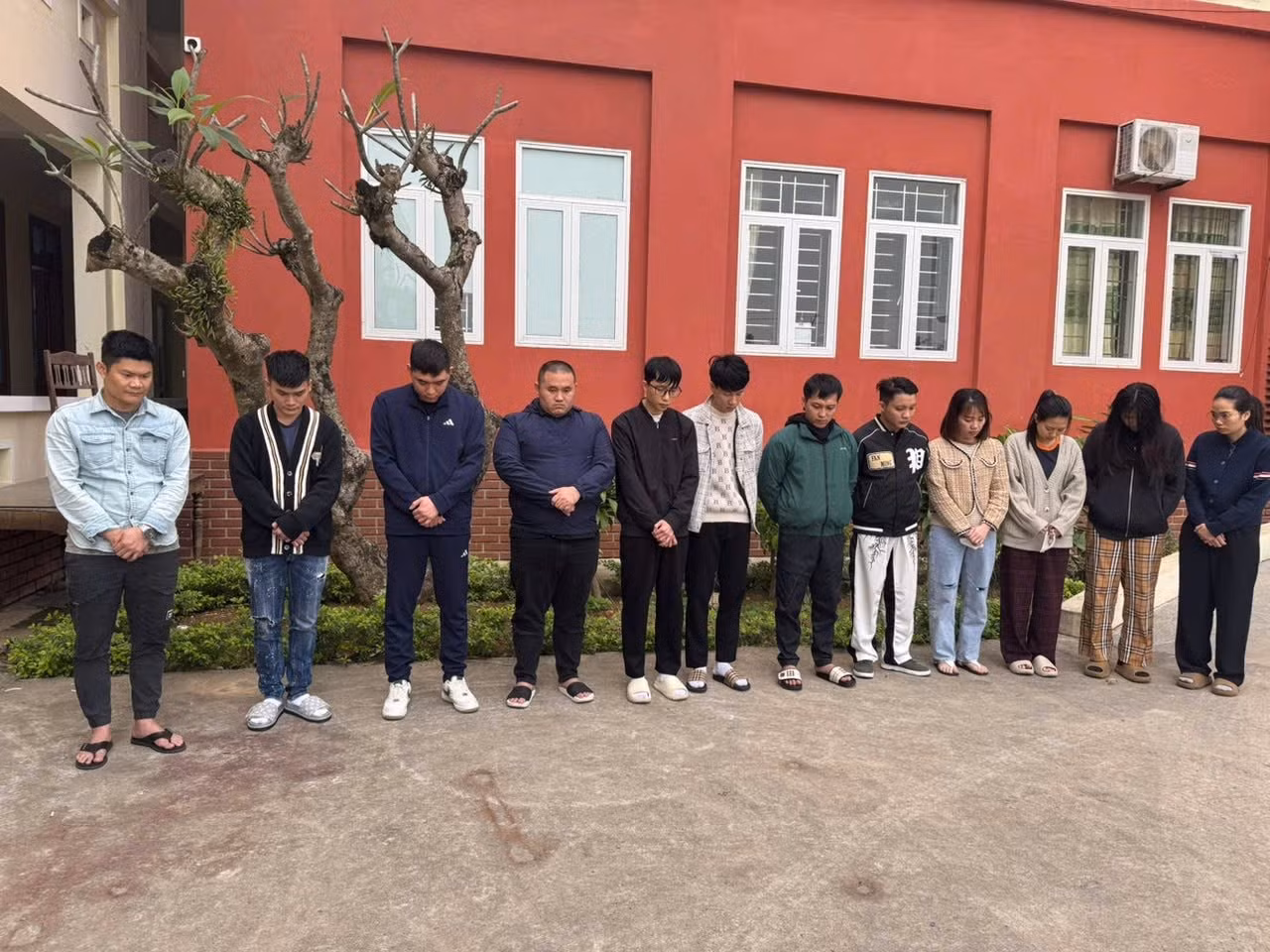 Mua niềm tin bằng “đánh giá 5 sao” -0