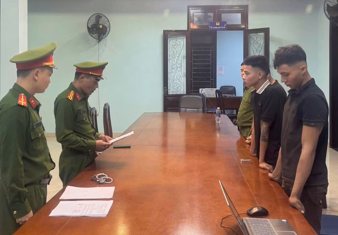 Bắt 3 đối tượng trộm cắp 2 tấn sắt thép tại dự án thi công mở rộng cao tốc La Sơn - Hoà Liên. -0