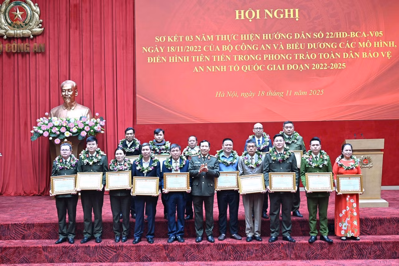 Tôn vinh 71 mô hình điển hình tiên tiến trong phong trào toàn dân bảo vệ an ninh Tổ quốc (ANTQ) giai đoạn 2022 – 2025. -0