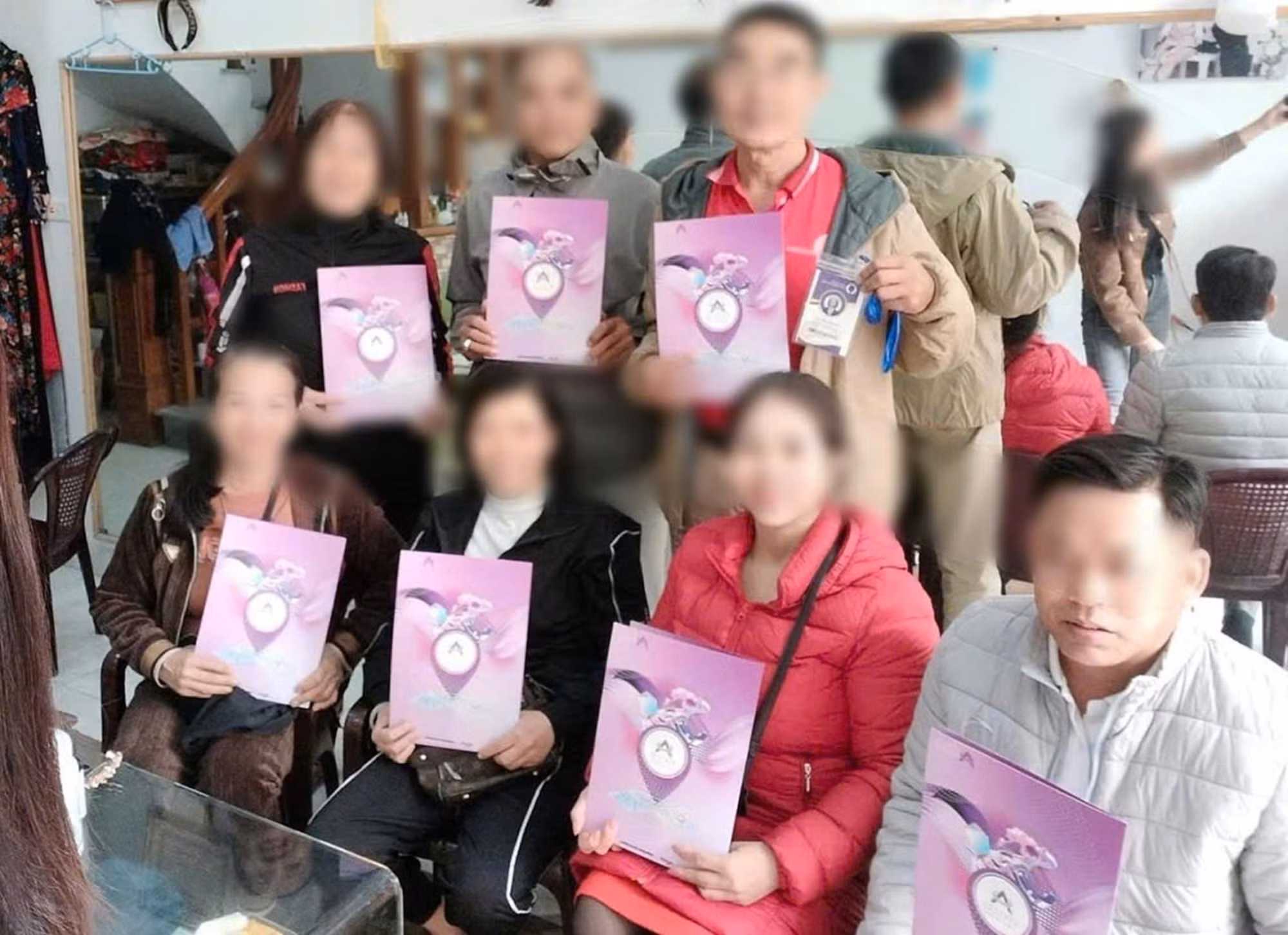 Bắt giám đốc và phó giám đốc Công ty đa cấp phát hành tiền ảo để chiếm đoạt tài sản -0