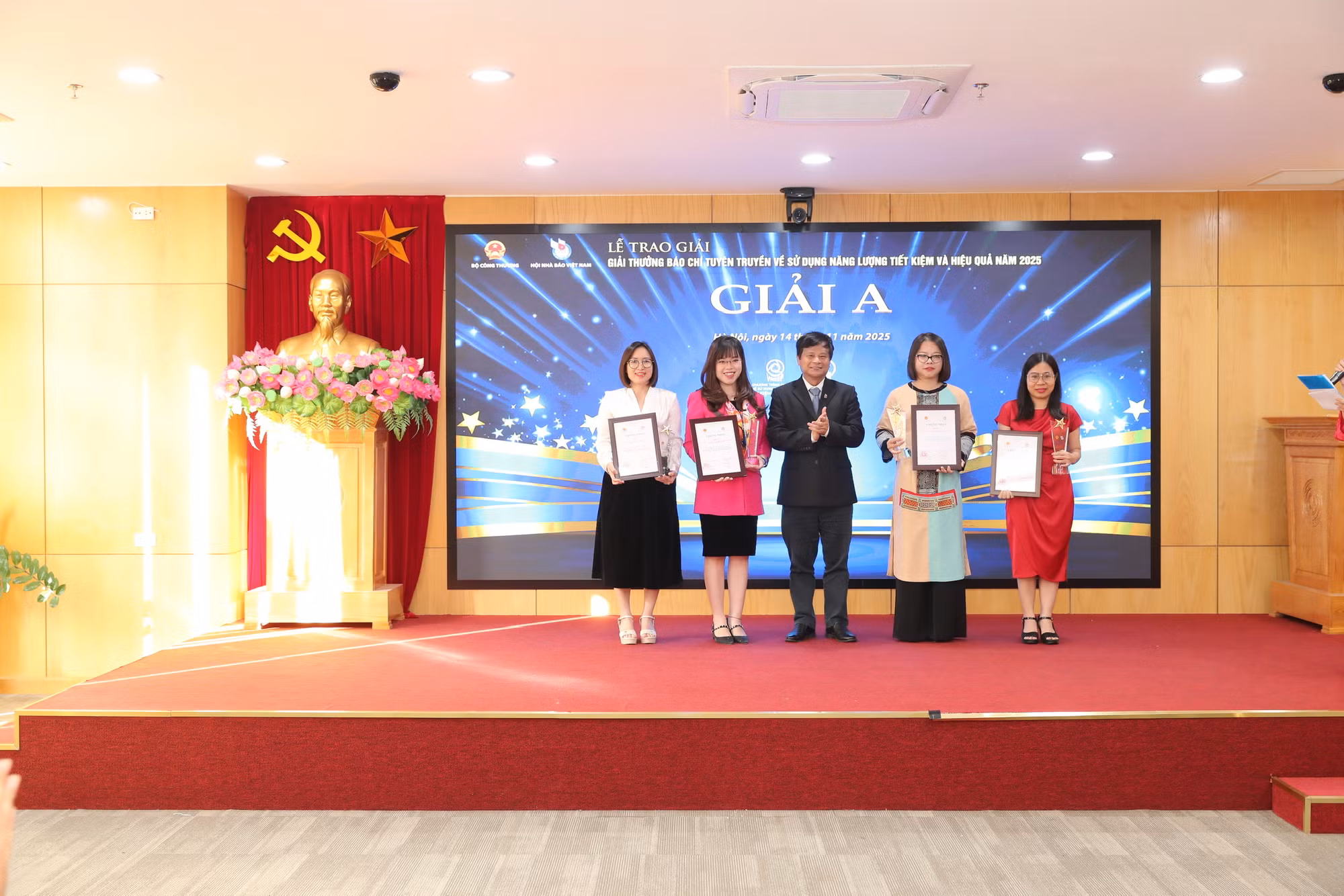 Trao Giải Báo chí tuyên truyền về sử dụng năng lượng tiết kiệm và hiệu quả năm 2025 -0
