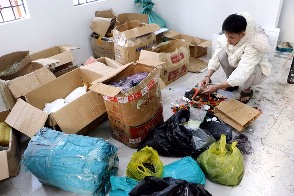 Buôn bán pháo lậu, ẩn họa khôn lường -0