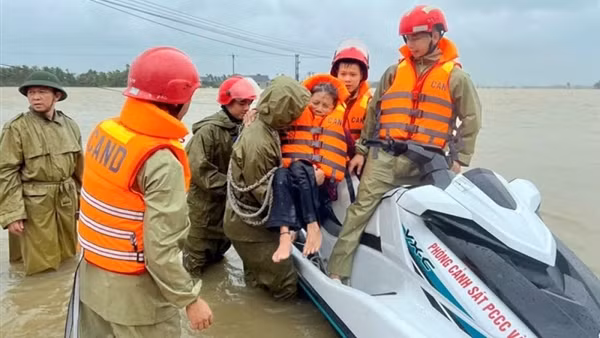 Công an các đơn vị, địa phương chủ động ứng phó với mưa lũ khu vực miền Trung