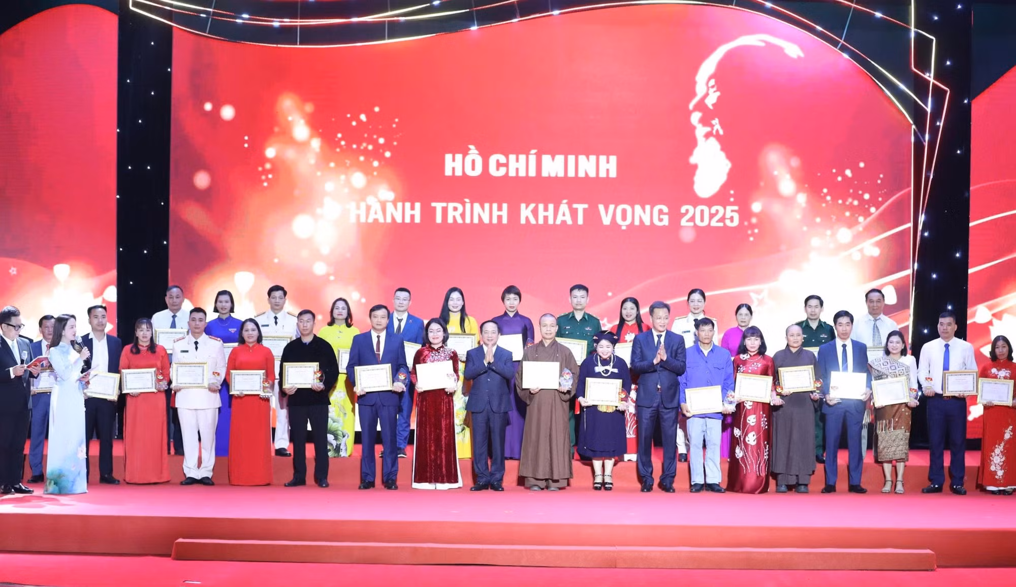 Lan toả sâu rộng các tấm gương sáng trong học tập, làm theo tư tưởng, đạo đức, phong cách Hồ Chí Minh -0