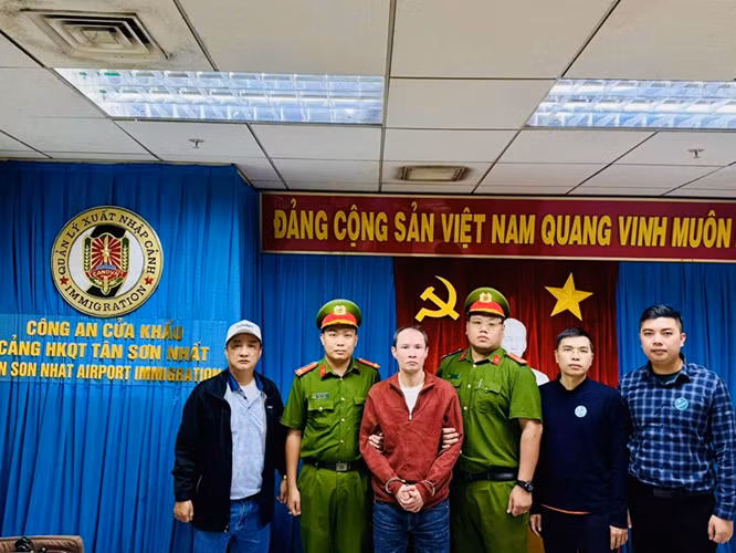 Bộ Công an tiếp nhận phạm nhân phạm tội vận chuyển trái phép chất ma túy từ Nhật Bản về Việt Nam tiếp tục chấp hành hình phạt tù -0