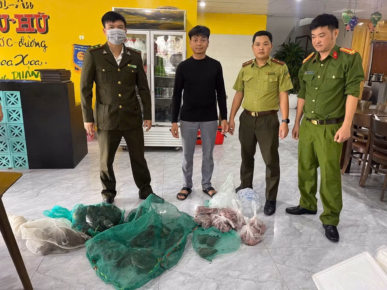 Liên tiếp phát hiện hàng ngàn cá thể chim hoang dã bị đánh bắt và kinh doanh trái phép -0