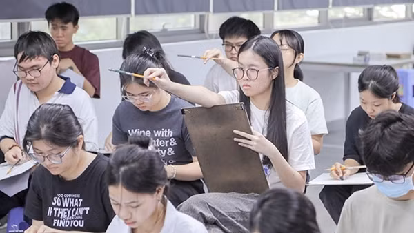 Trường Đại học Văn Lang công bố quỹ học bổng tuyển sinh 2025 hơn 70 tỷ đồng