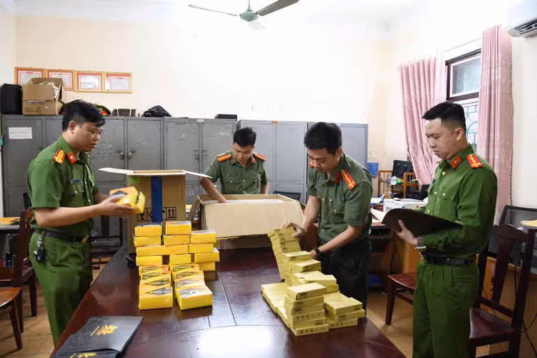 Khởi tố 3 đối tượng trong đường dây kinh doanh thực phẩm chứa chất cấm quy mô lớn -0