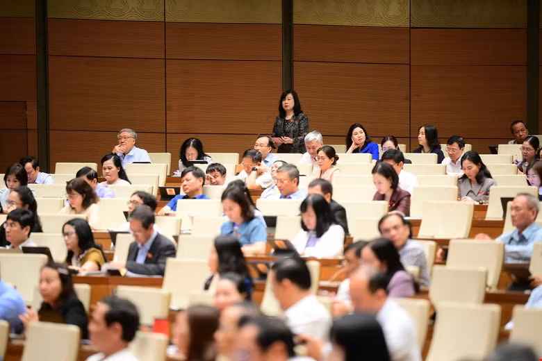 Đại biểu truy trách nhiệm vấn nạn thực phẩm, thuốc giả, Bộ trưởng Bộ Y tế nói gì? -0