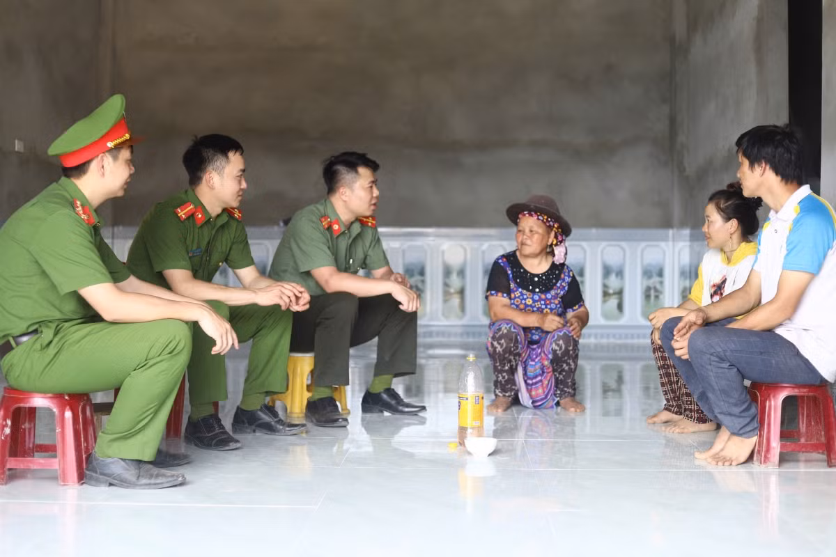 Công an tỉnh Lào Cai ngăn chặn tà đạo, giữ vững bình yên vùng cao -0