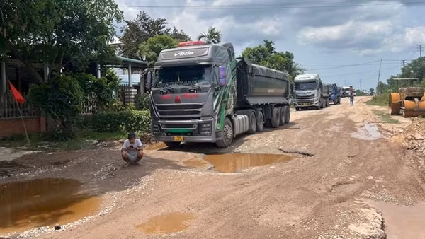 Tỉnh lộ 9 ở Huế xuống cấp nghiêm trọng