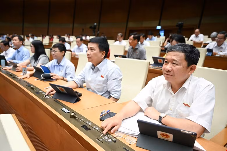 Thông qua Luật Nhà giáo, lương giáo viên được xếp cao nhất trong thang bậc lương hành chính sự nghiệp -0