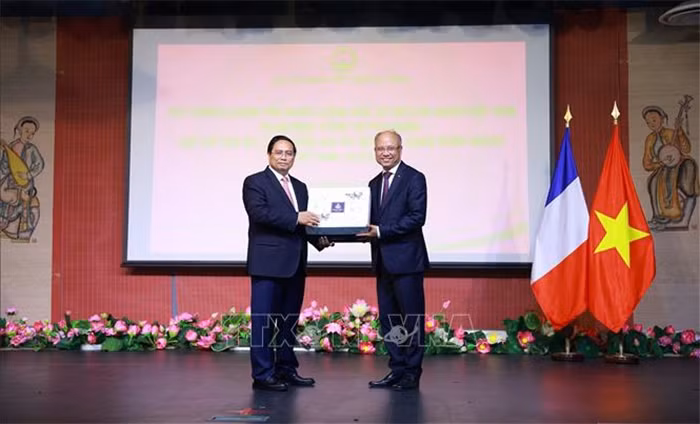 Thủ tướng Phạm Minh Chính gặp gỡ cộng đồng người Việt Nam tại Pháp -0