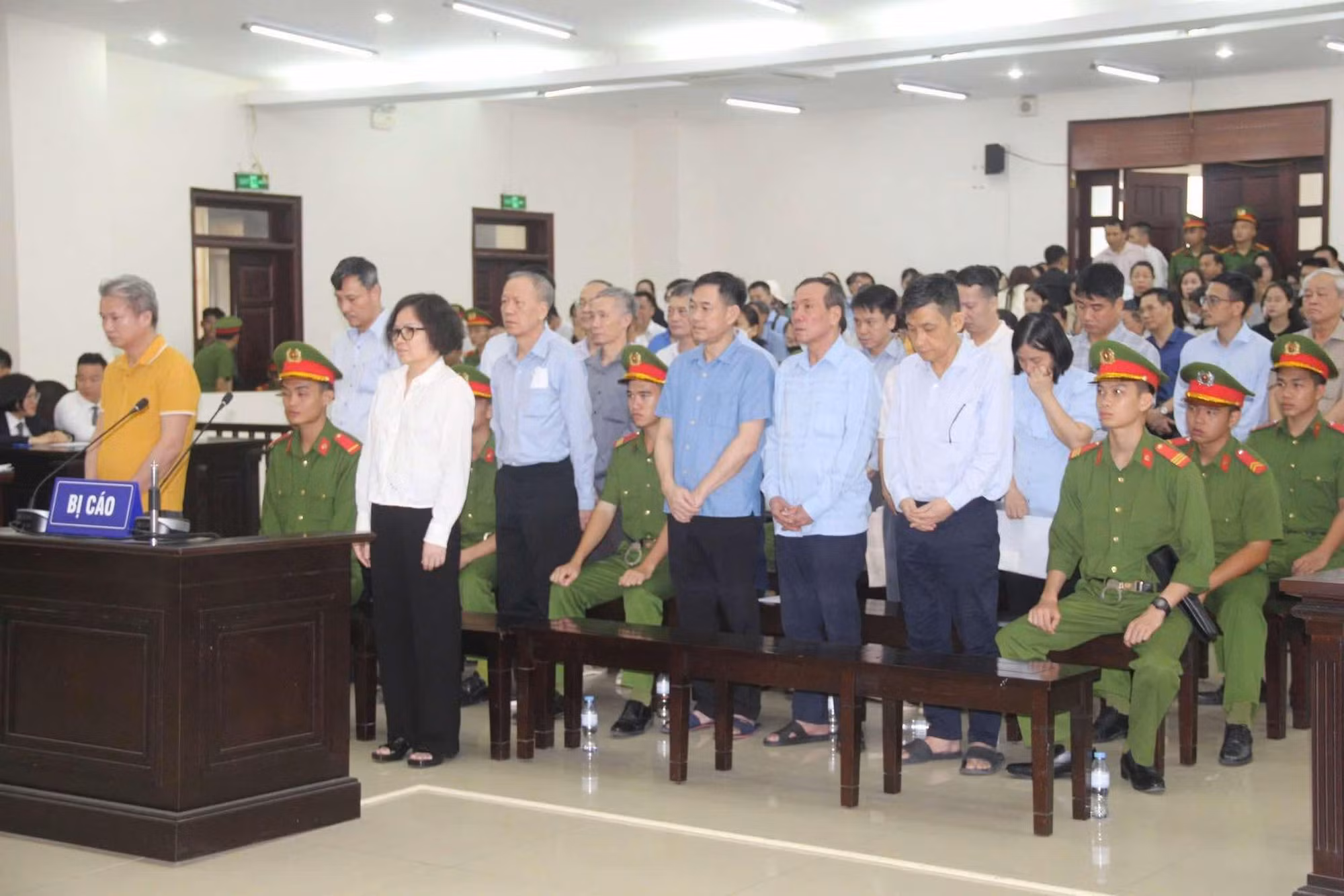 Sáng nay, cựu Chủ tịch FLC Trịnh Văn Quyết cùng 49 bị cáo hầu tòa phúc thẩm -0