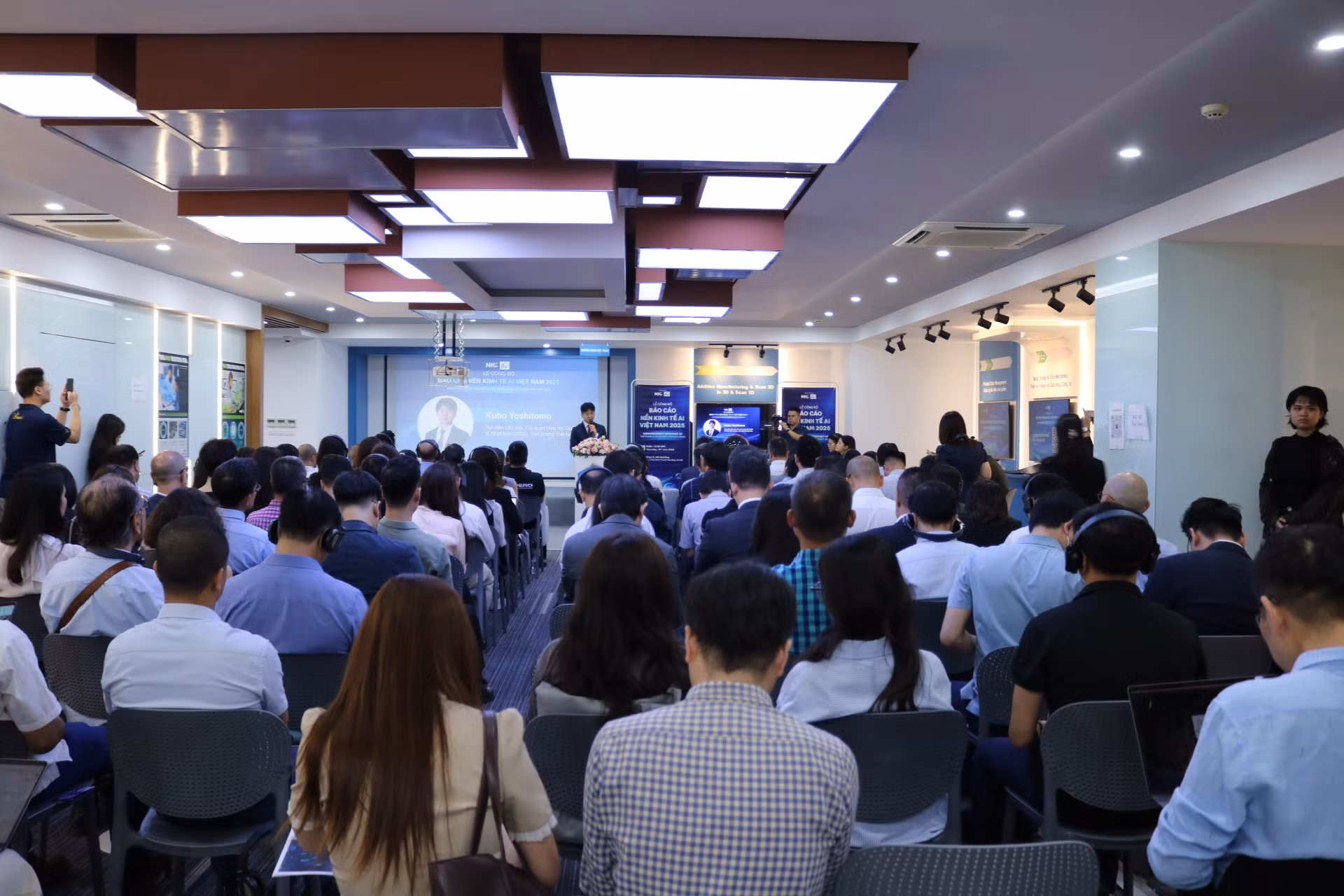 Thúc đẩy hợp tác về AI Việt Nam - Nhật Bản Lễ công bố Báo cáo nền kinh tế AI Việt Nam 2025 -1