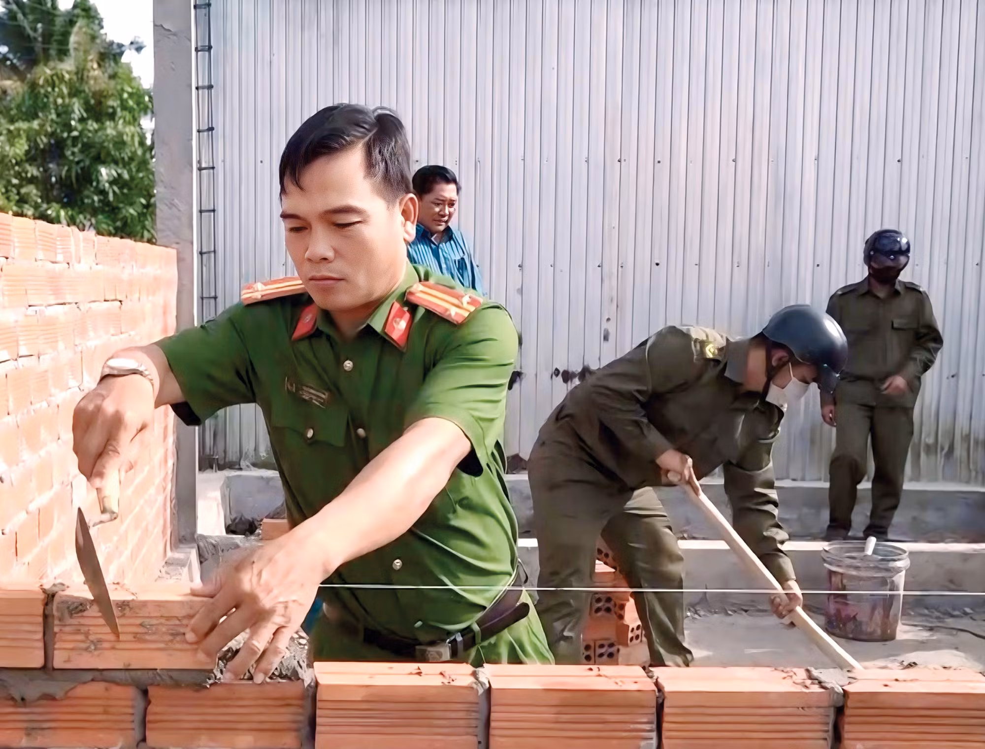 “3 cùng” hỗ trợ người nghèo có nhà mới_Số Đặc biệt trang 30 -0