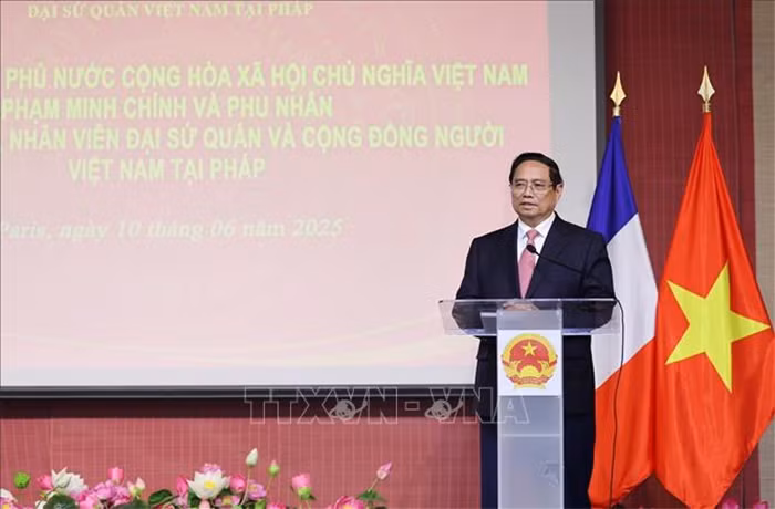 Thủ tướng Phạm Minh Chính gặp gỡ cộng đồng người Việt Nam tại Pháp -0