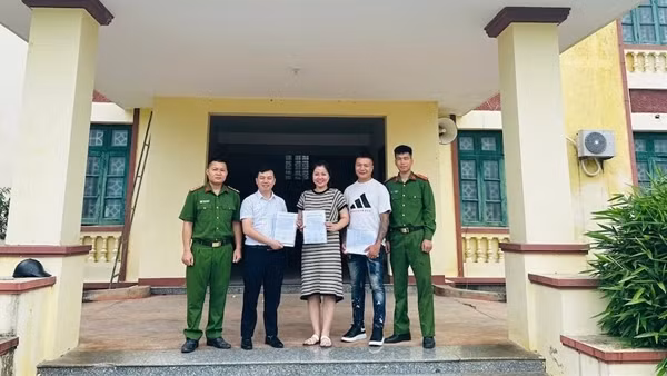 Xác minh, hỗ trợ người dân nhận lại gần 500 triệu đồng do chuyển khoản nhầm