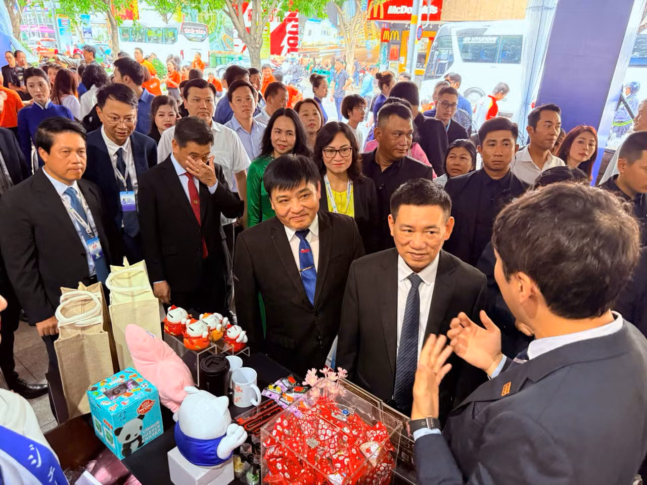Ngày không tiền mặt 2025: Lan tỏa lối sống số, thúc đẩy tăng trưởng kinh tế số -2