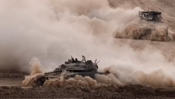 Xe tăng Israel bắn vào đám đông người Palestine, 59 người chết