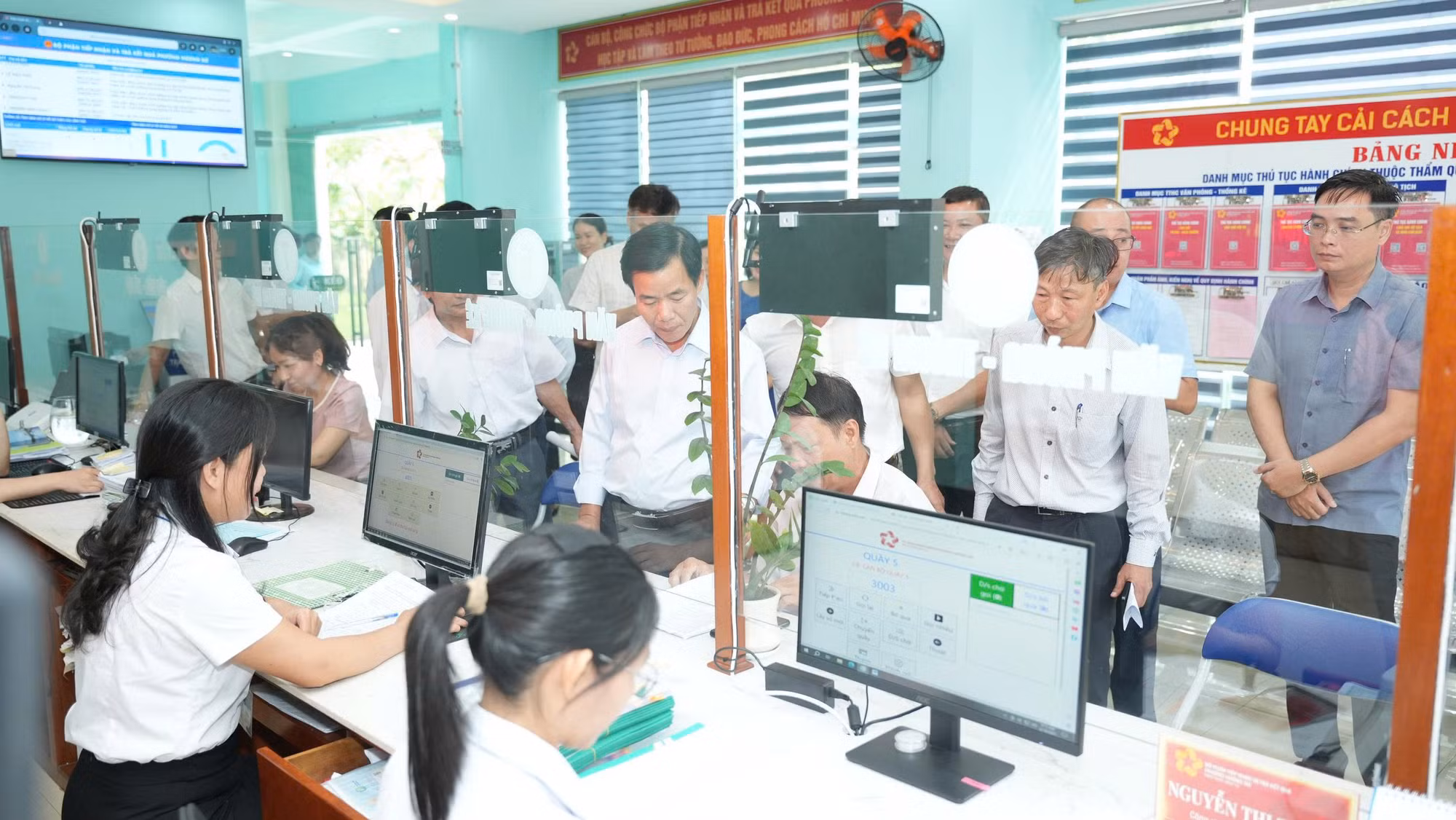 TP Huế còn 40 đơn vị hành chính cấp xã, người dân chưa cần thiết phải chuyển đổi giấy tờ -0