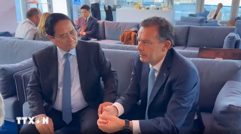 Thủ tướng Phạm Minh Chính gặp Thủ tướng Bồ Đào Nha Luis Montenegro -0