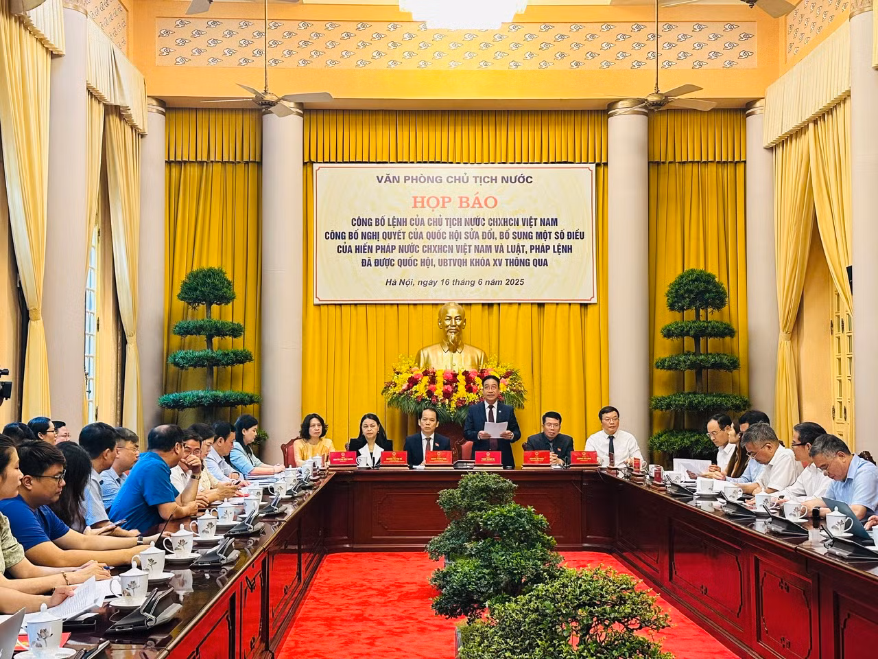 Công bố Nghị quyết của Quốc hội sửa đổi, bổ sung một số điều của Hiến pháp và các luật, pháp lệnh vừa được thông qua -0