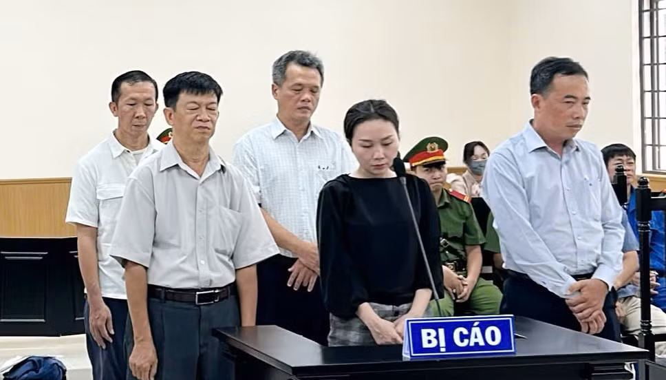 Cán bộ, lãnh đạo ngân hàng nhận án tù vì thiếu trách nhiệm gây hậu quả nghiêm trọng -0